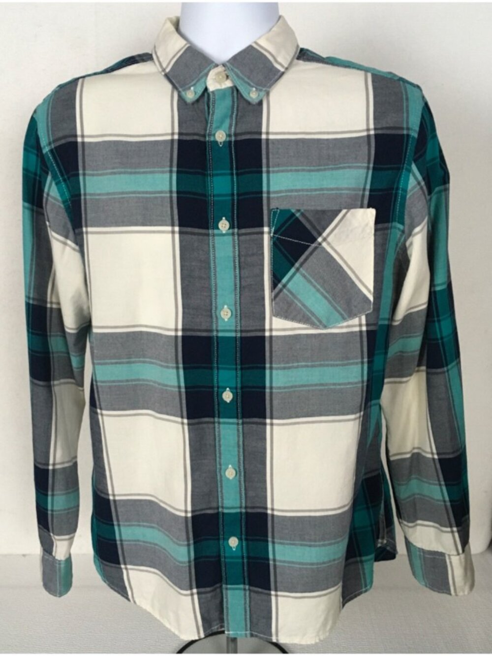 Urban Pipeline Shirt Size M White Blue Black Plaid Button Up Long Sleeves Pocket